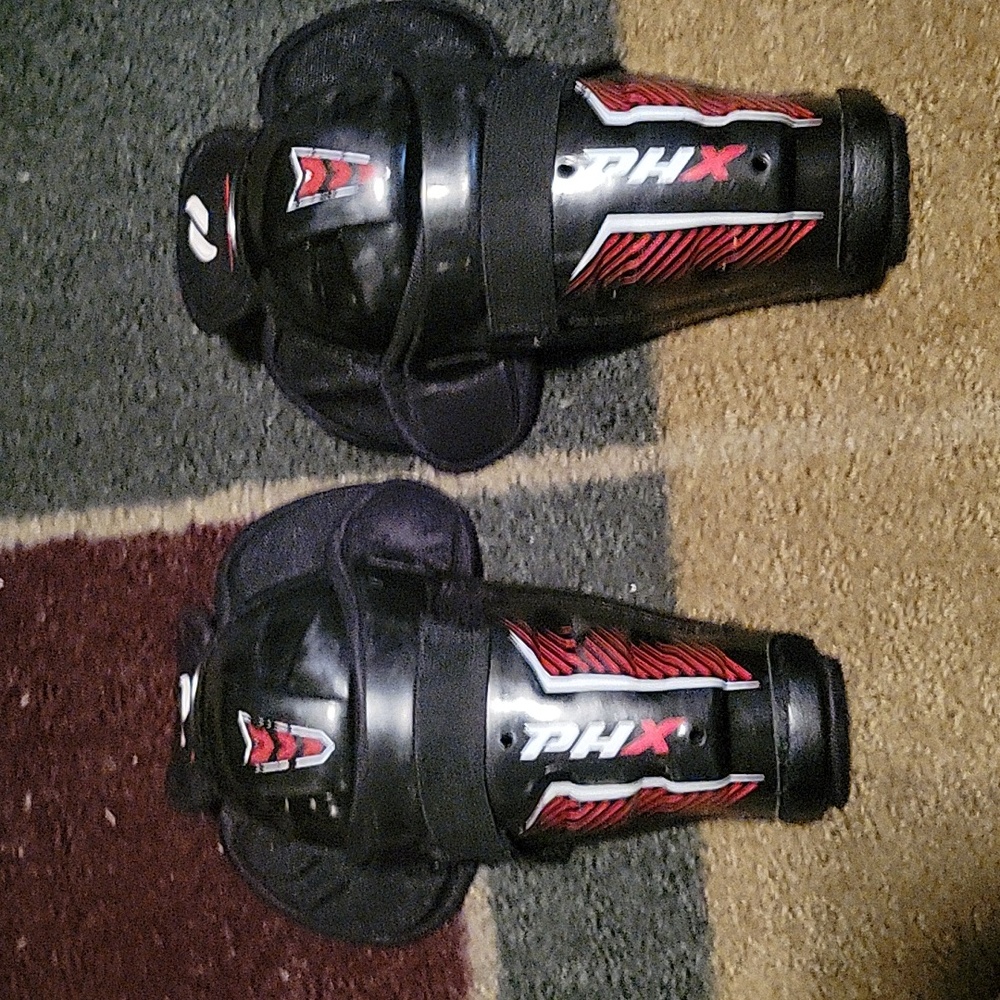 Hockey shin pads